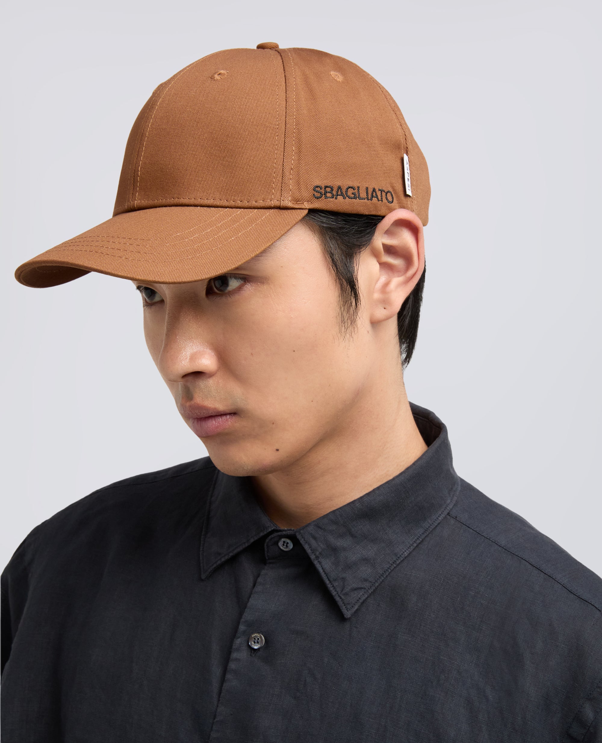 CAPPELLO IN GABARDINE DI COTONE CON LETTERING -SBAGLIATO- - MARRONE - ASPESI