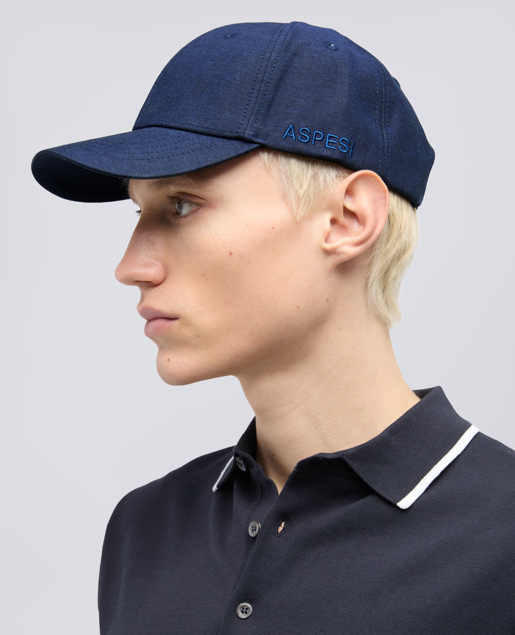 CAPPELLO IN COTONE CON VISIERA E SCRITTA -ASPESI- - BLU - ASPESI