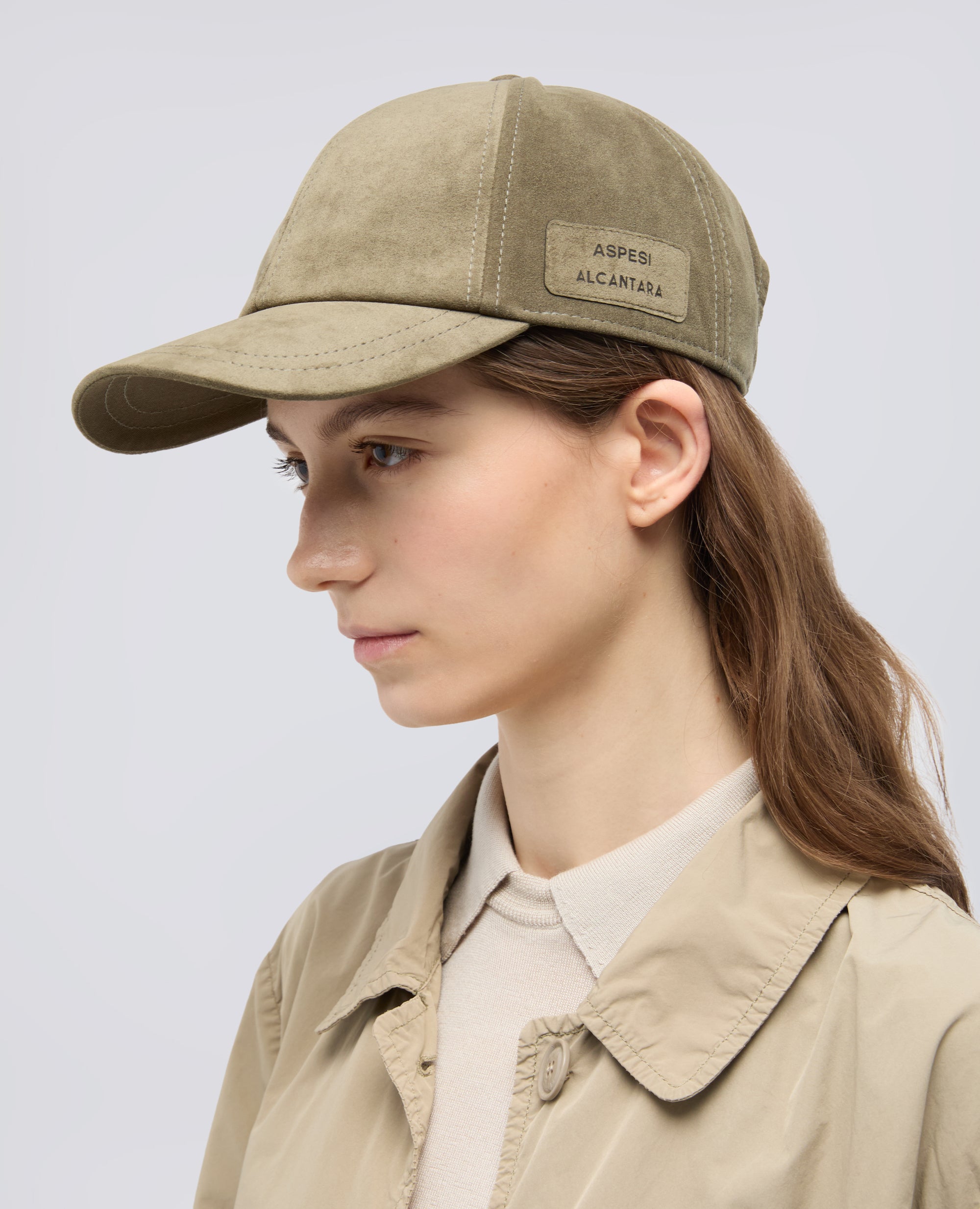 CAPPELLO IN ALCANTARA® CON VISIERA - VERDE - ASPESI