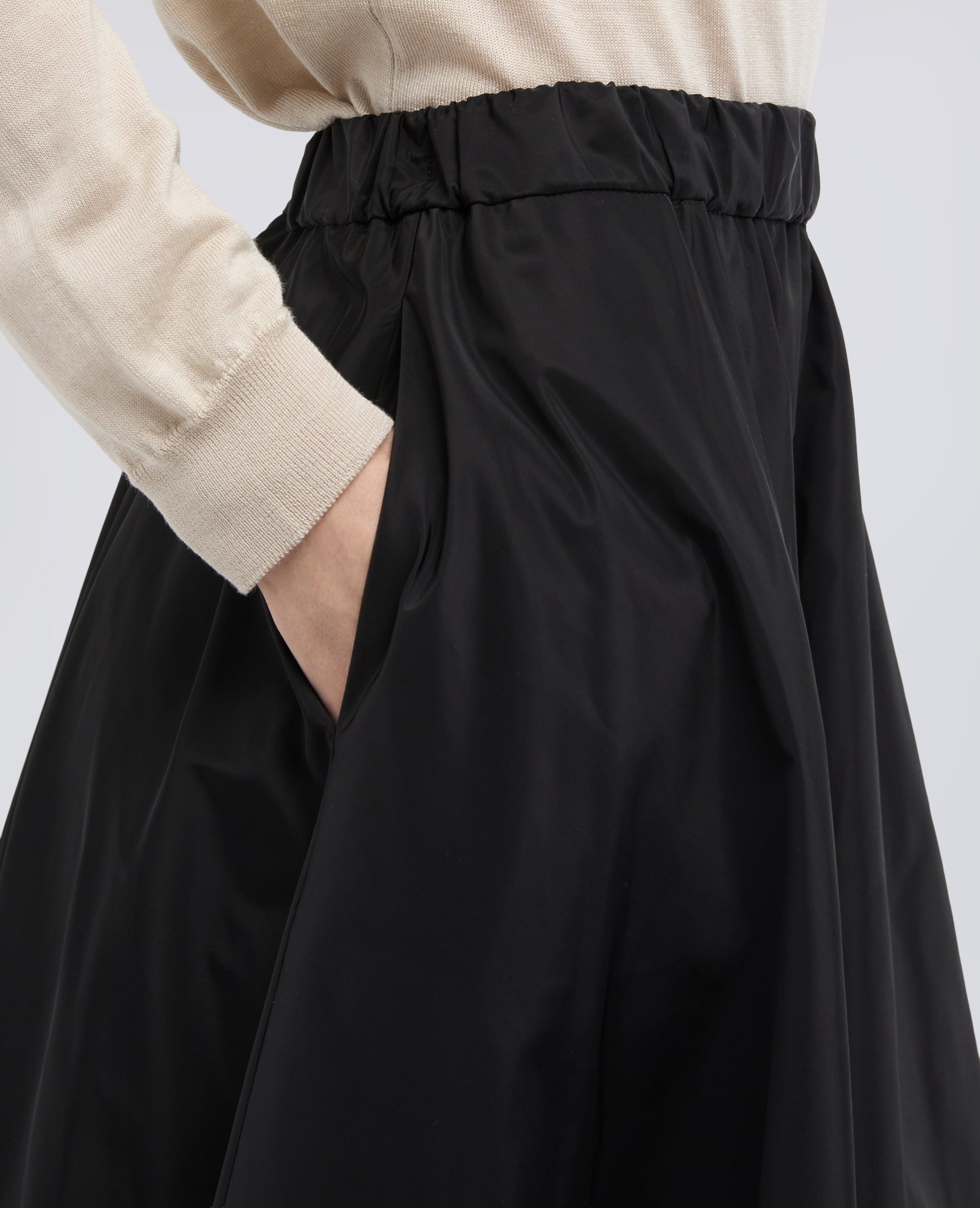 ROCK AUS TECHNISCHEM POLYESTER - NERO - ASPESI
