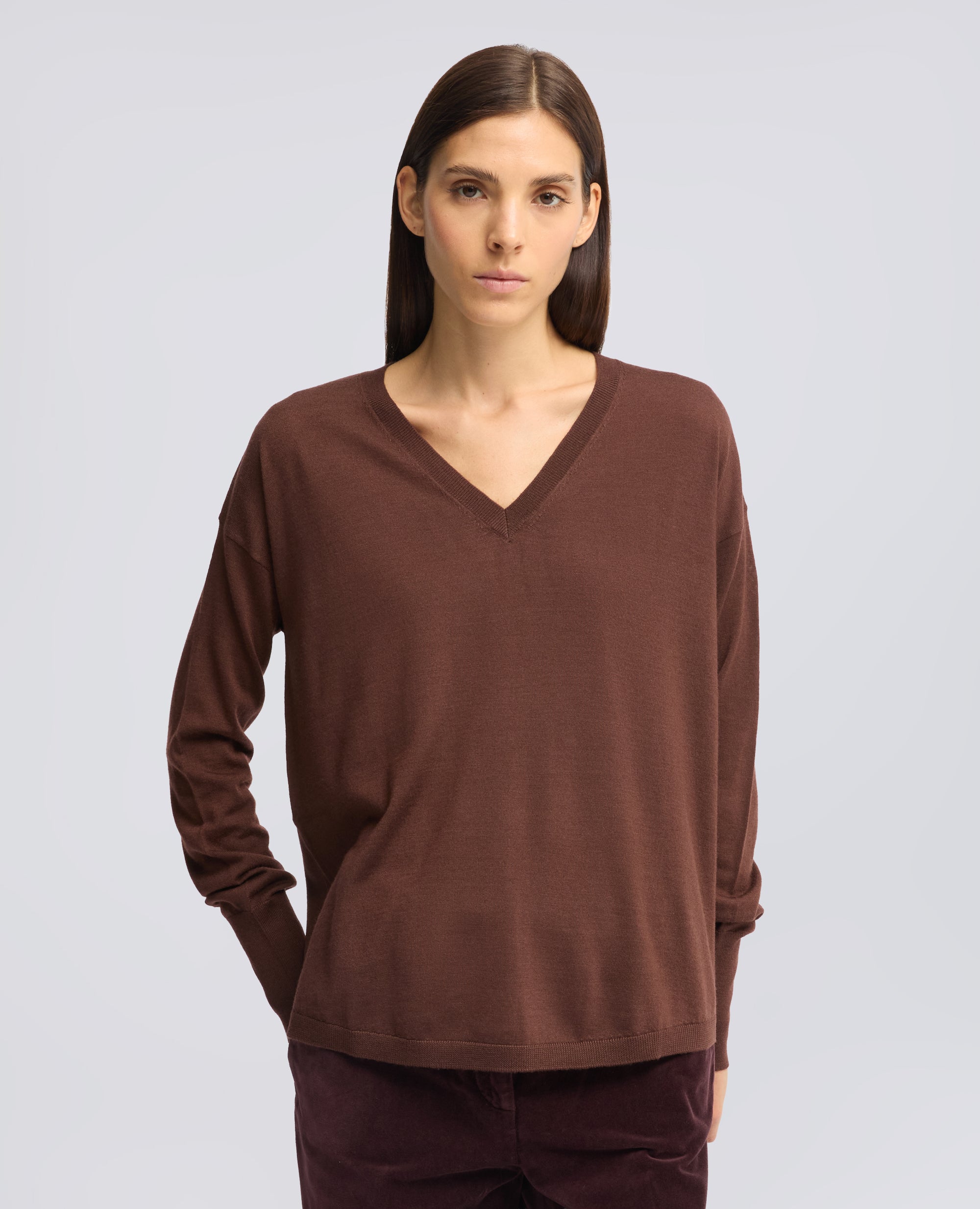 PULLOVER AUS MERINOWOLLE MIT V-AUSSCHNITT - MARRONE - ASPESI